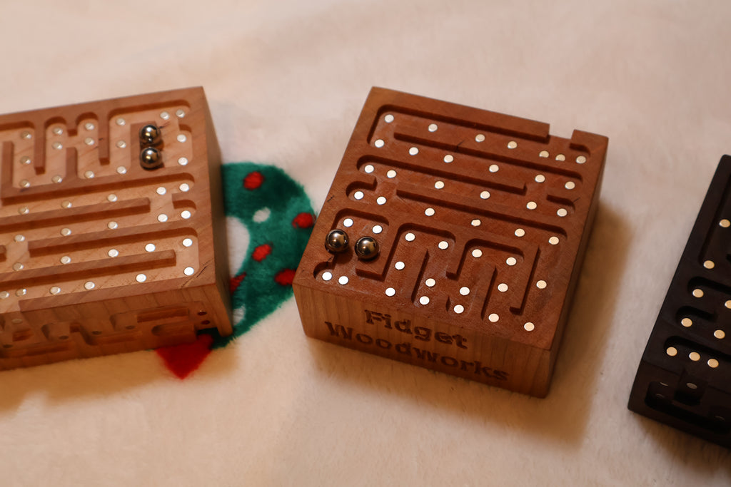 Maple Magnetic Maze Fidget Toy (1 maze)