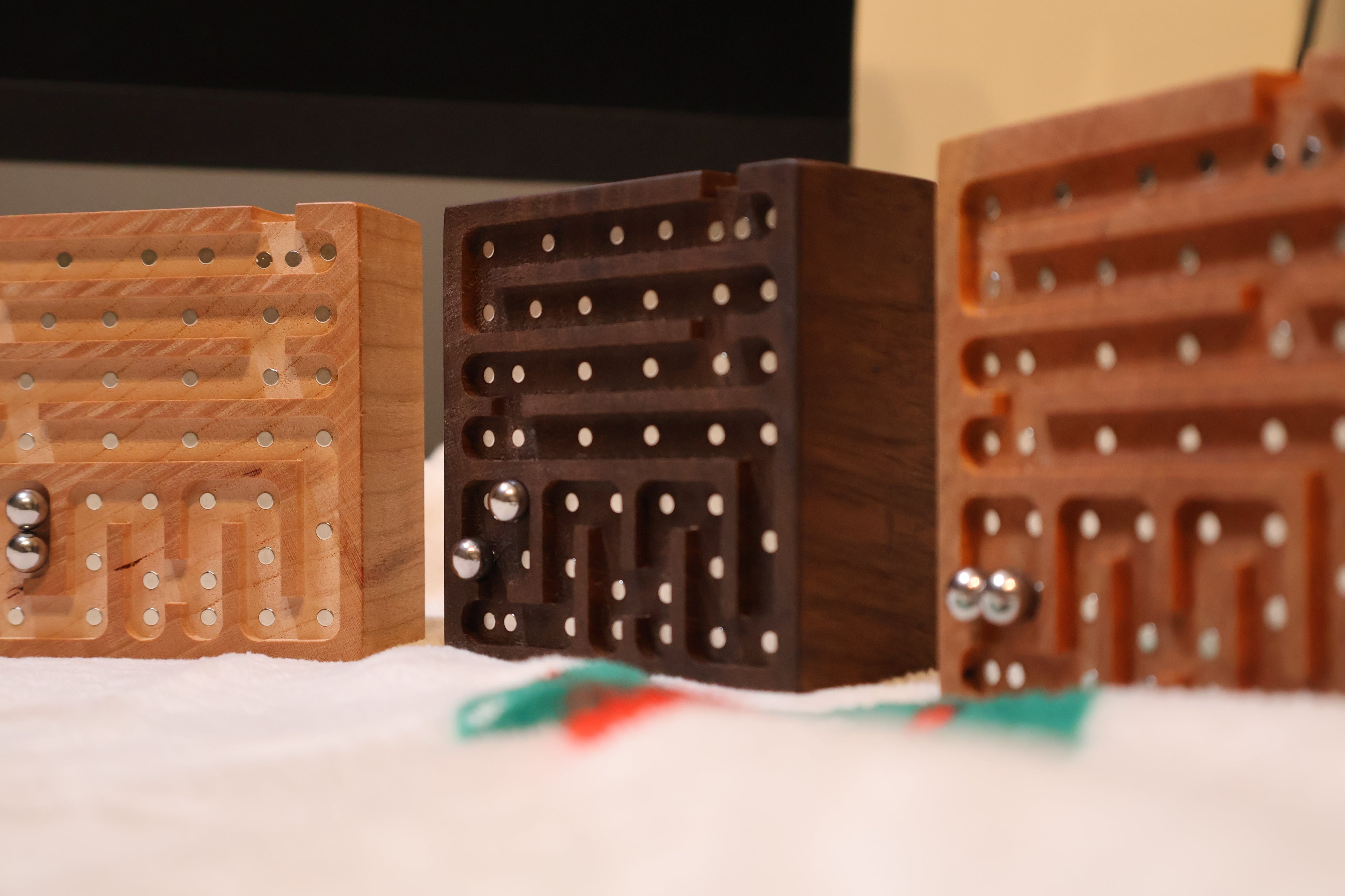 Maple Magnetic Maze Fidget Toy (1 maze)